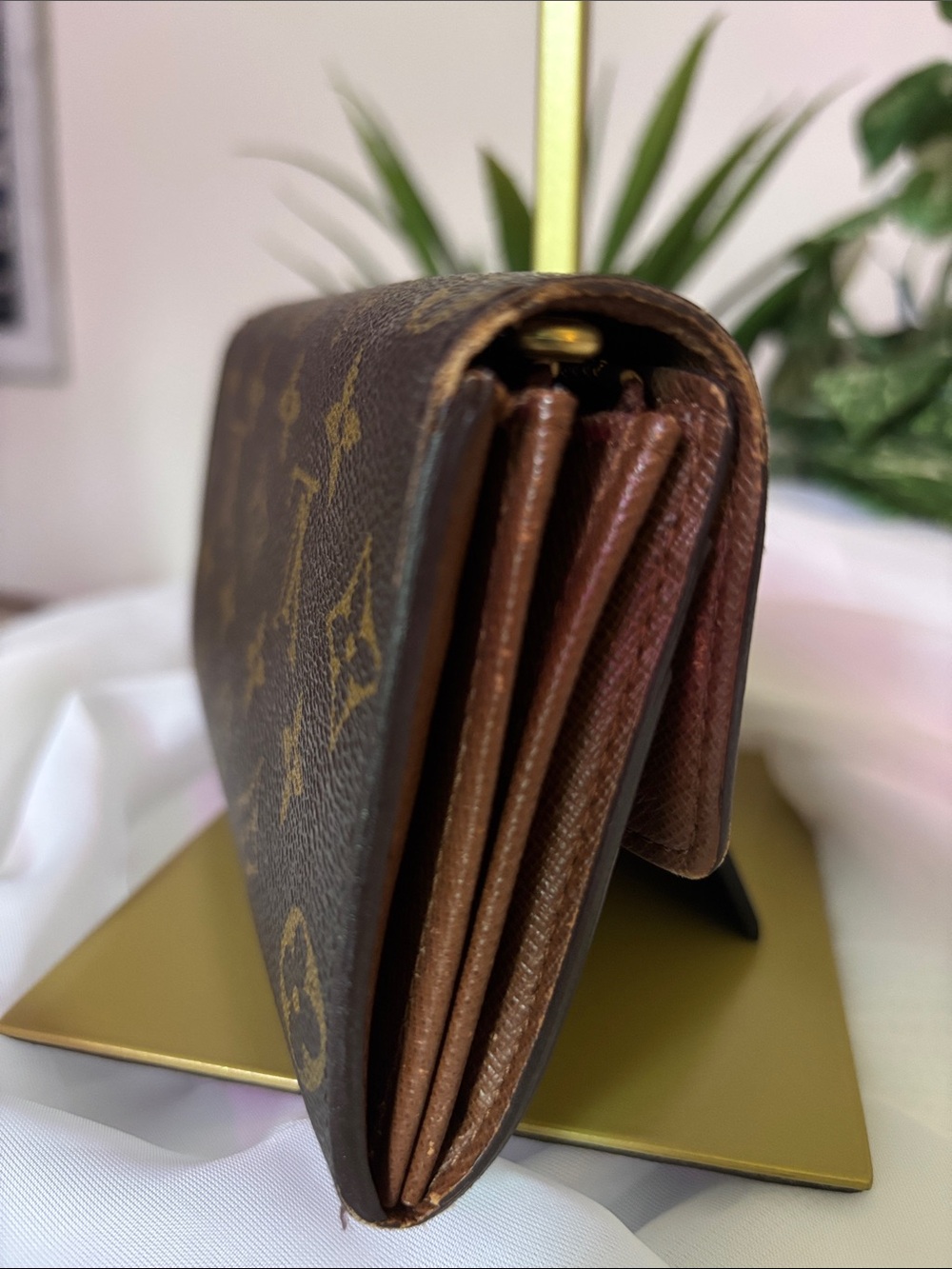 Louis Vuitton Sarah Monogram Wallet with COA - Picture 5 of 16